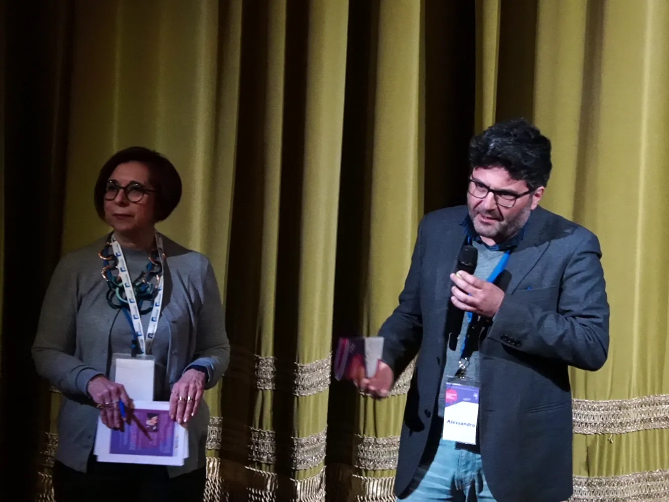 Alessandro Cobianchi direttore CSV San Nicola - Foto dello Spettacolo teatrale “Io-La Rinascita” a cura della Compagnia Teatrale Il Giullare – Coop. Soc. Promozione Sociale e Solidarietà di Trani- Meeting del Volontariato 2025 "Il Coraggio della Speranza" 13 Dicembre 2025 ore 21:00